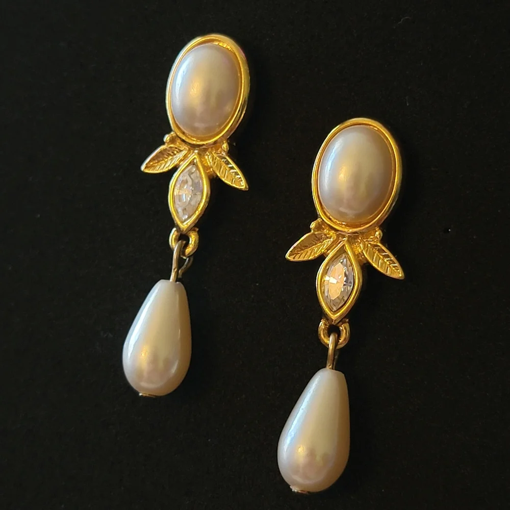 Marvella Signed Vintage Faux Pearl Gold Tone Leaf Drop Earrings Marquise Crystal